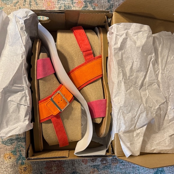 Sorel Vibrant Pink and Orange Sandals Women’s 9 NWT - Picture 4 of 5